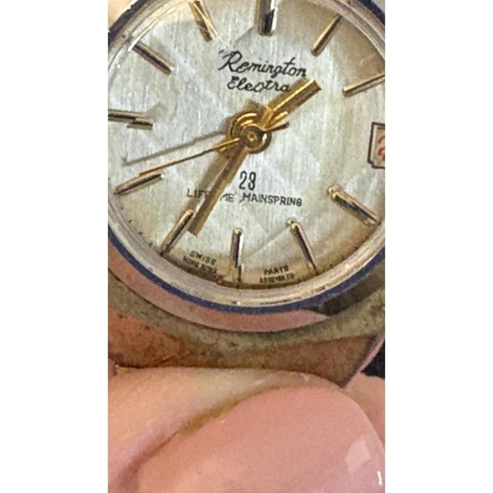 Benrus wristwatch 17 jewels running shock resistant movement Womens